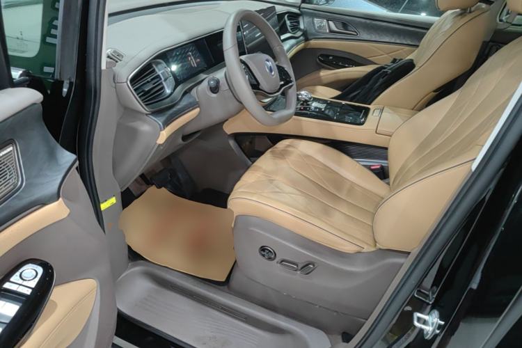 Used Denza D9 2022 DM-i 1040 Prestige Model Driver Seat
