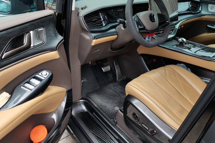 Used Denza D9 2022 DM-i 1040 Prestige Model Driver Seat
