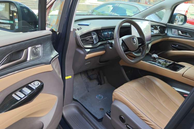 Used Denza D9 2022 EV 620 Prestige Model Driver Seat