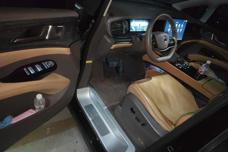 Used Denza D9 2022 DM-i 970 Four-Wheel Drive Prestige Model Driver Seat