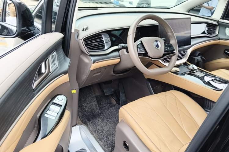 Used Denza D9 2022 DM-i 970 Four-Wheel Drive Prestige Model Driver Seat