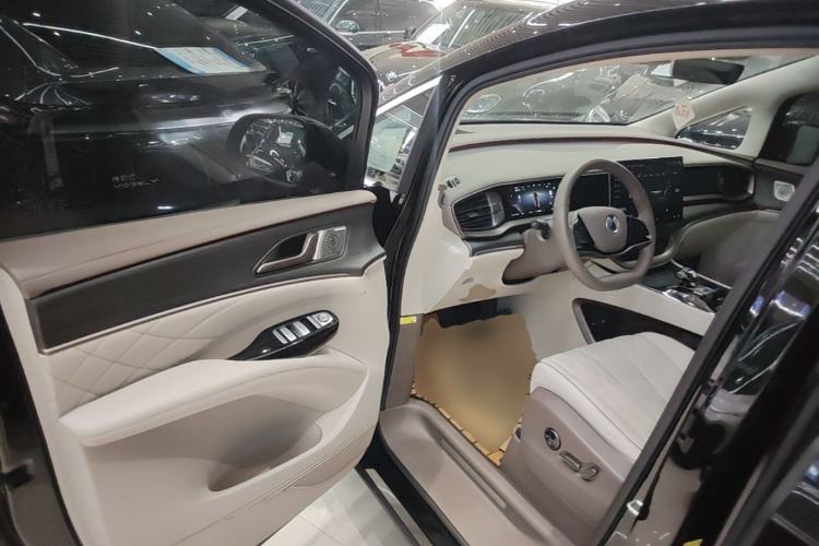 Used Denza D9 2022 DM-i 970 Four-Wheel Drive Flagship Model Driver Seat