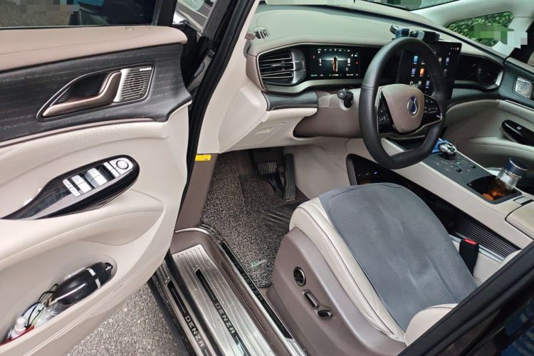 Used Denza D9 2022 DM-i 970 Four-Wheel Drive Flagship Model Driver Seat