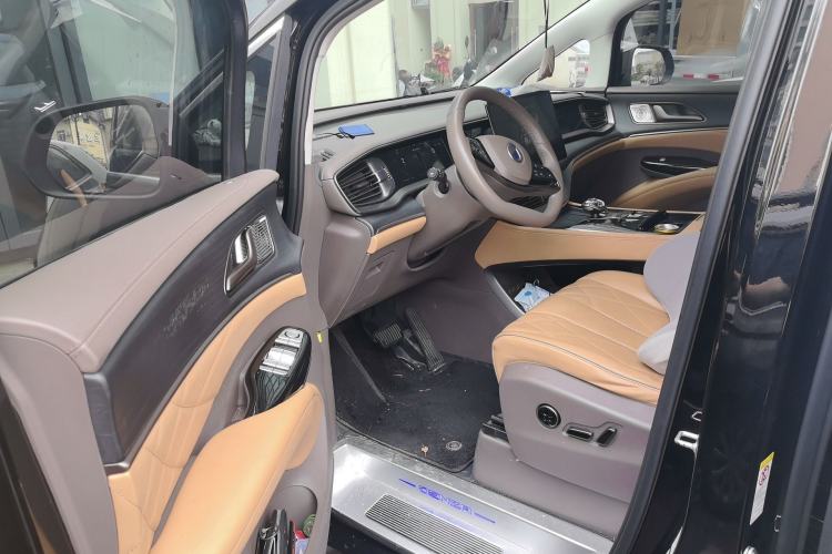 Used Denza D9 2022 DM-i 970 Four-Wheel Drive Prestige Model Driver Seat