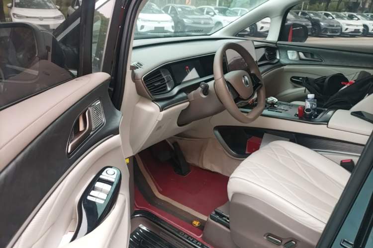 Used Denza D9 2022 DM-i 945 Luxury Model Driver Seat