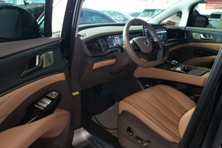 Used Denza D9 2022 DM-i 970 Four-Wheel Drive Prestige Model Driver Seat
