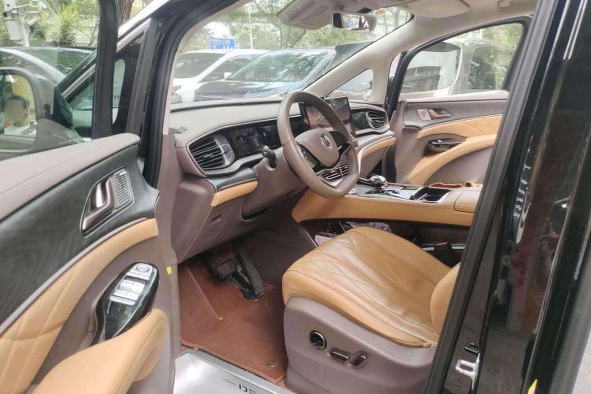 Used Denza D9 2022 DM-i 1040 Prestige Model Driver Seat