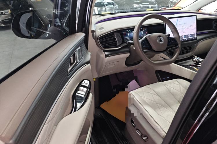 Used Denza D9 2022 DM-i 970 Four-Wheel Drive Flagship Model Driver Seat