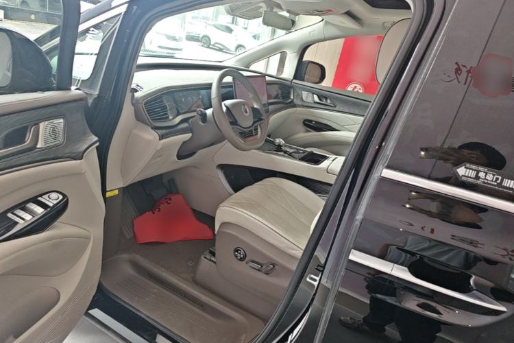 Used Denza D9 2022 DM-i 1040 Prestige Model Driver Seat