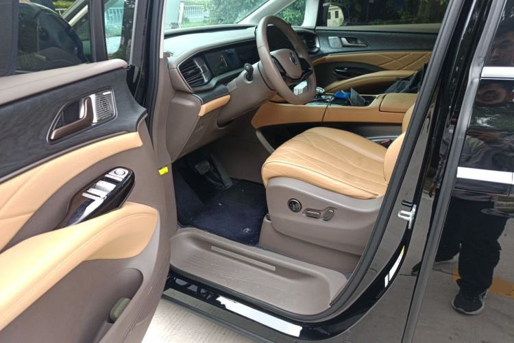 Used Denza D9 2022 EV 620 Prestige Model Driver Seat