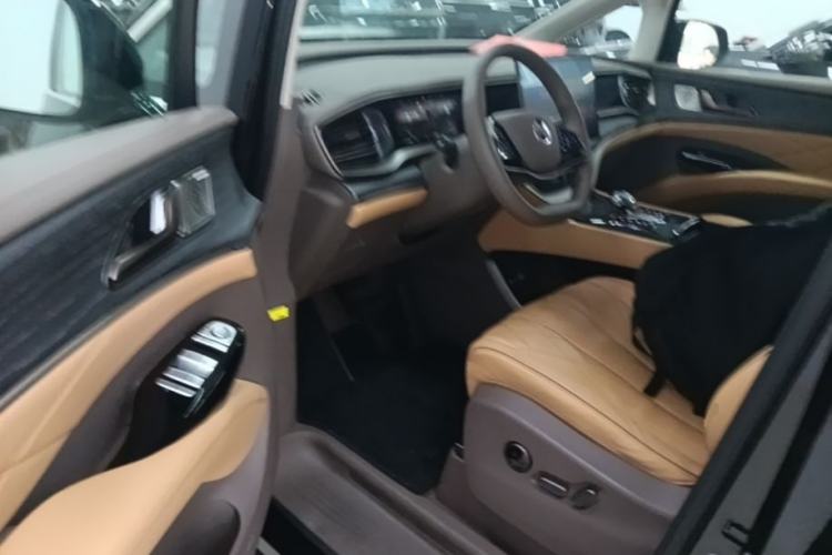 Used Denza D9 2022 DM-i 970 Four-Wheel Drive Prestige Model Driver Seat