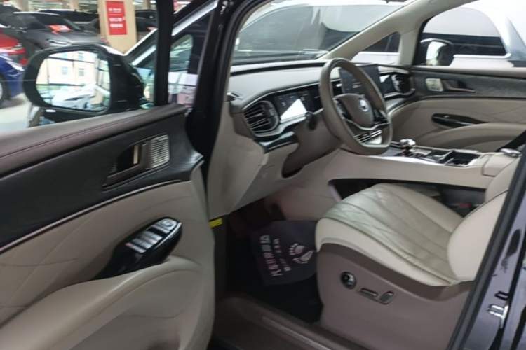 Used Denza D9 2022 DM-i 1040 Prestige Model Driver Seat