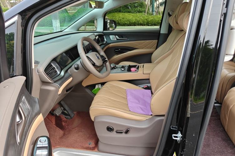 Used Denza D9 2022 DM-i 970 Four-Wheel Drive Prestige Model Driver Seat