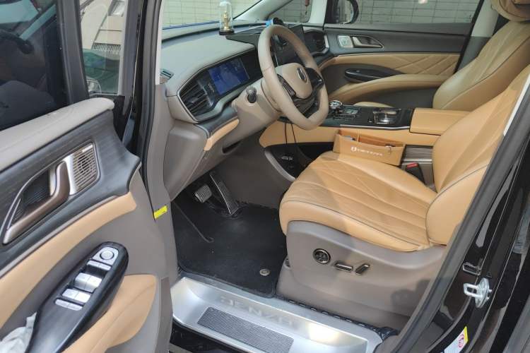 Used Denza D9 2022 DM-i 970 Four-Wheel Drive Prestige Model Driver Seat