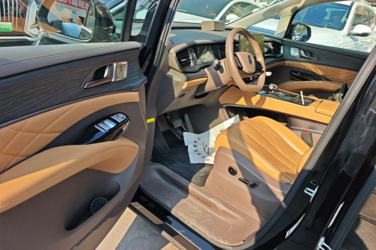 Used Denza D9 2022 DM-i 970 Four-Wheel Drive Prestige Model Driver Seat