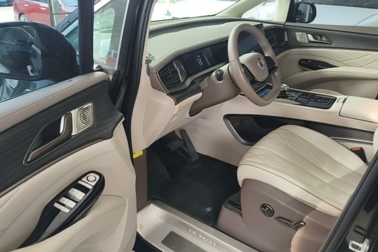Used Denza D9 2022 DM-i 970 Four-Wheel Drive Flagship Model Driver Seat