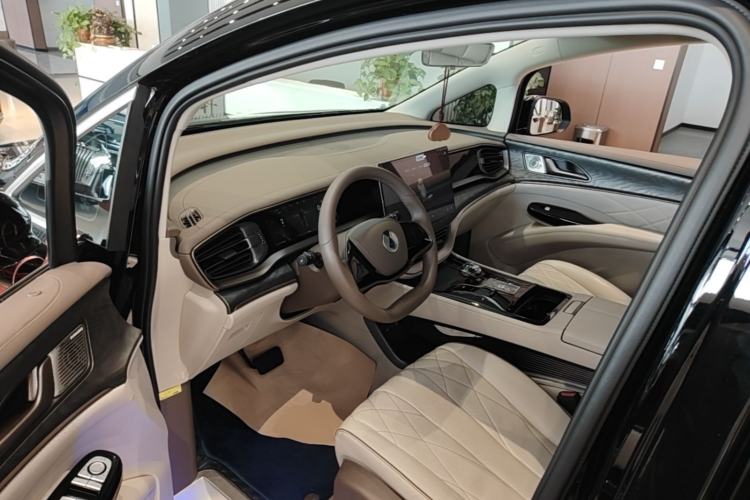 Used Denza D9 2022 DM-i 1040 Prestige Model Driver Seat