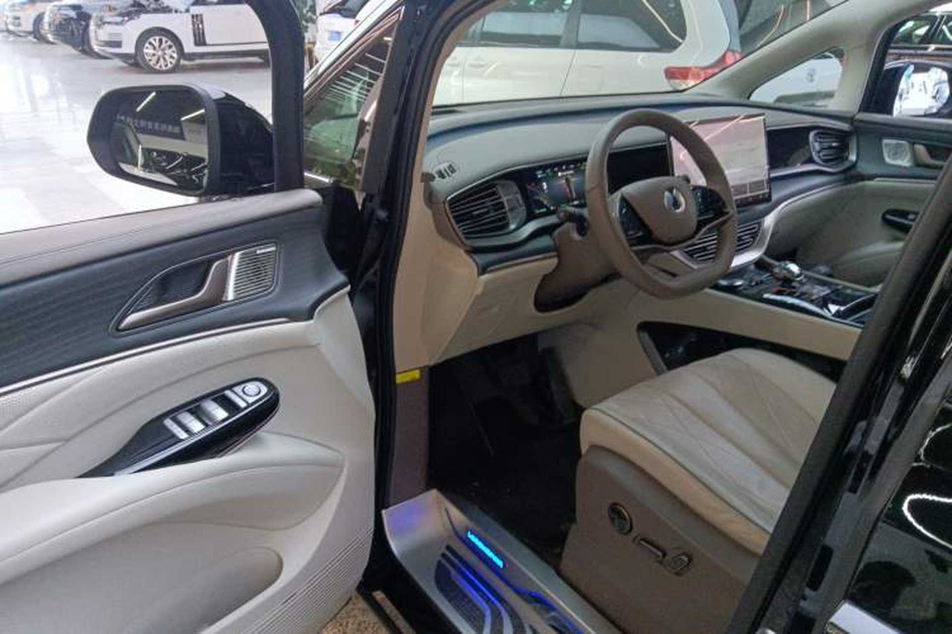 Used Denza D9 2022 DM-i 970 Four-Wheel Drive Flagship Model Driver Seat