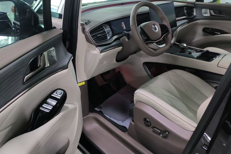 Used Denza D9 2022 DM-i 970 Four-Wheel Drive Flagship Model Driver Seat