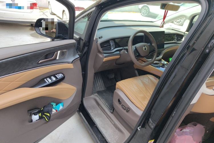 Used Denza D9 2022 DM-i 1040 Prestige Model Driver Seat