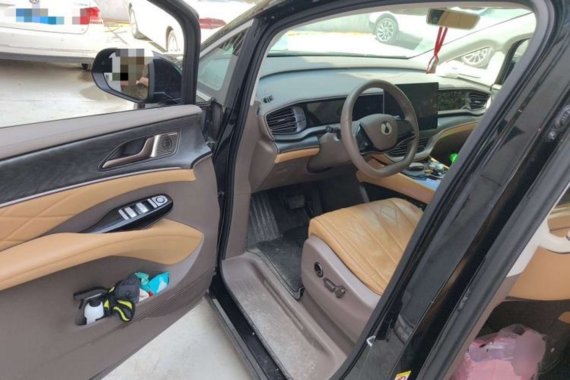 Used Denza D9 2022 DM-i 1040 Prestige Model Driver Seat