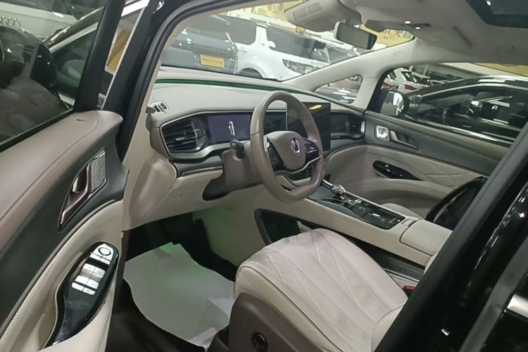 Used Denza D9 2022 DM-i 970 Four-Wheel Drive Flagship Model Driver Seat