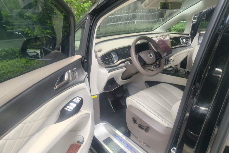 Used Denza D9 2022 DM-i 970 Four-Wheel Drive Flagship Model Driver Seat