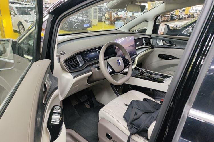 Used Denza D9 2022 DM-i 1040 Prestige Model Driver Seat