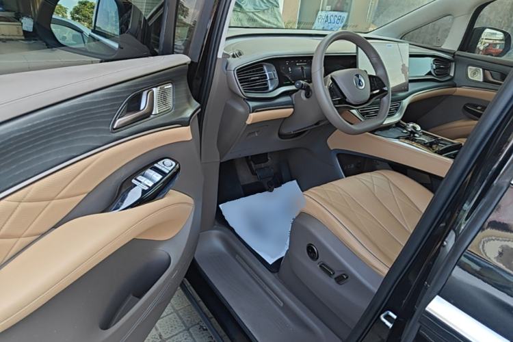 Used Denza D9 2022 DM-i 970 Four-Wheel Drive Flagship Model Driver Seat