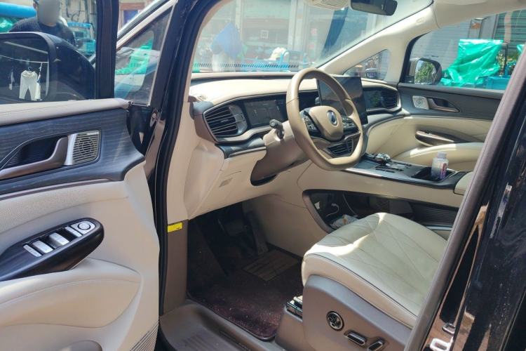 Used Denza D9 2022 DM-i 970 Four-Wheel Drive Flagship Model Driver Seat