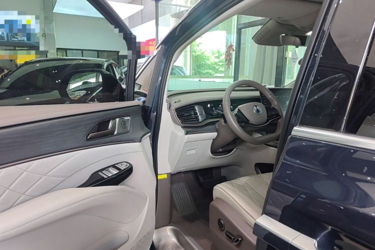 Used Denza D9 2022 DM-i 970 Four-Wheel Drive Prestige Model Driver Seat
