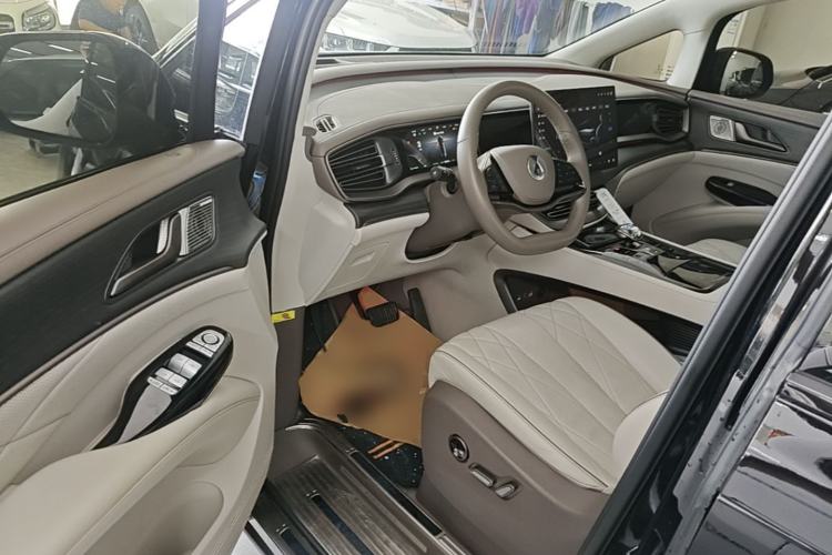 Used Denza D9 2022 DM-i 970 Four-Wheel Drive Flagship Model Driver Seat