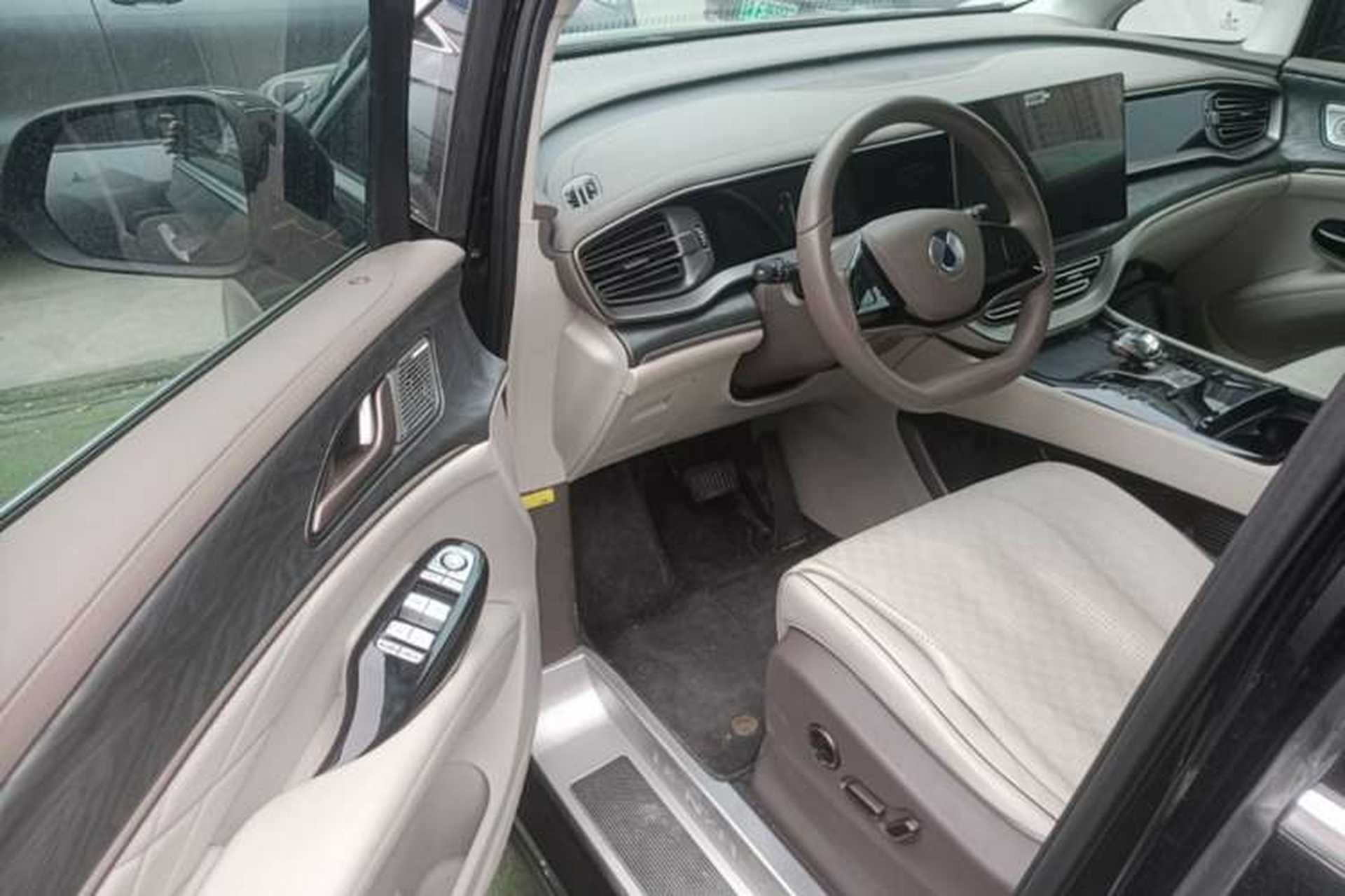 Used Denza D9 2022 DM-i 1040 Prestige Model Driver Seat