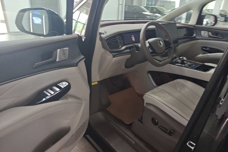 Used Denza D9 2022 DM-i 970 Four-Wheel Drive Flagship Model Driver Seat