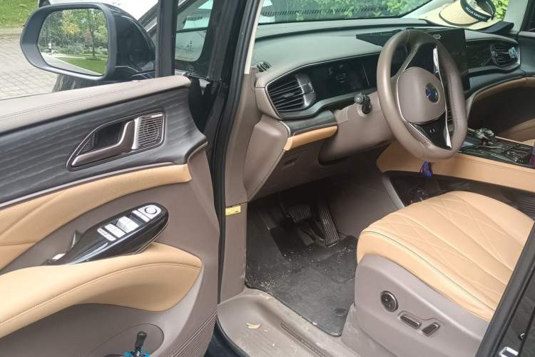 Used Denza D9 2022 DM-i 970 Four-Wheel Drive Flagship Model Driver Seat