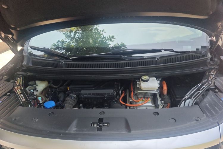 Used Denza D9 2022 DM-i 1040 Prestige Model Engine Bay