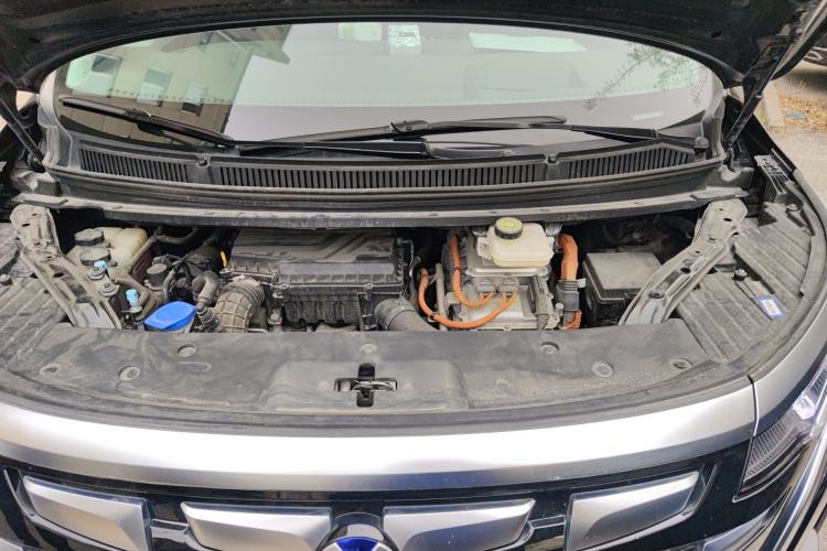Used Denza D9 2022 DM-i 970 Four-Wheel Drive Prestige Model Engine Bay