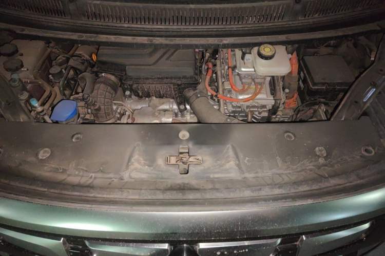Used Denza D9 2022 DM-i 970 Four-Wheel Drive Prestige Model Engine Bay
