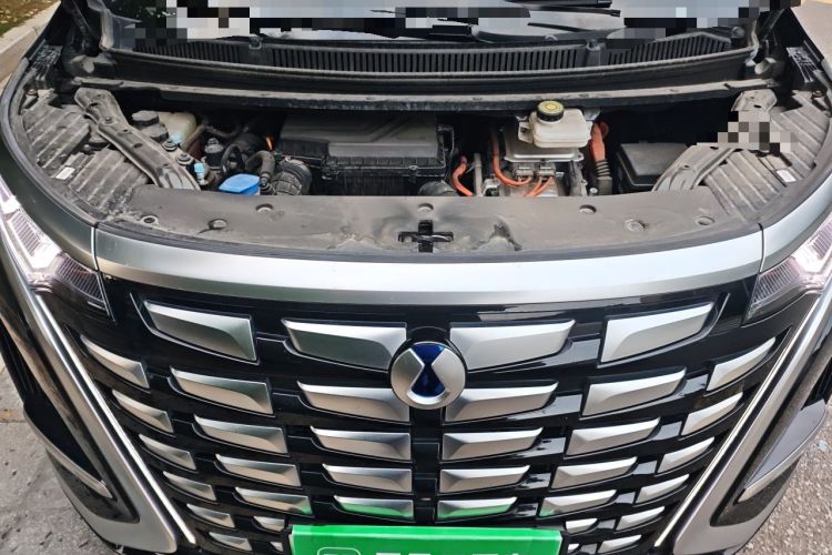 Used Denza D9 2022 DM-i 970 Four-Wheel Drive Flagship Model Engine Bay