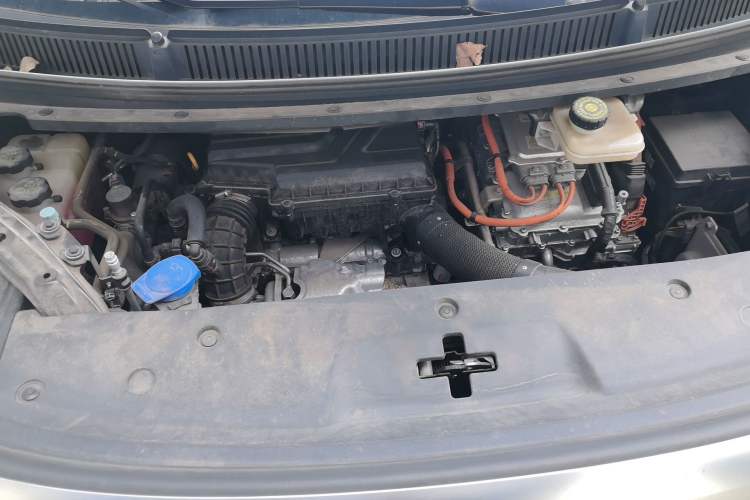 Used Denza D9 2022 DM-i 970 Four-Wheel Drive Prestige Model Engine Bay