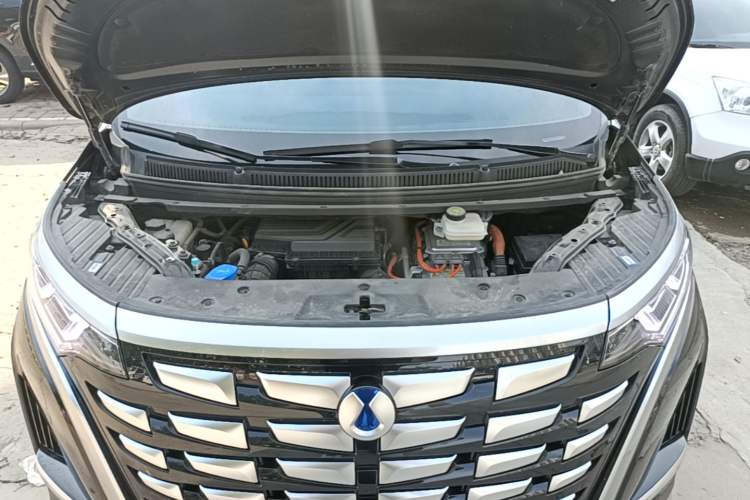 Used Denza D9 2022 DM-i 970 Four-Wheel Drive Prestige Model Engine Bay