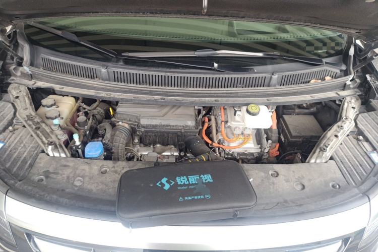 Used Denza D9 2022 DM-i 970 Four-Wheel Drive Flagship Model Engine Bay