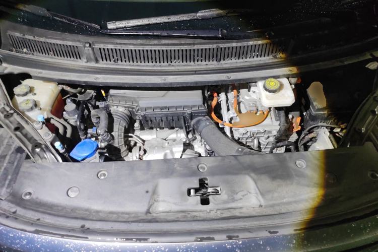 Used Denza D9 2022 DM-i 1040 Prestige Model Engine Bay