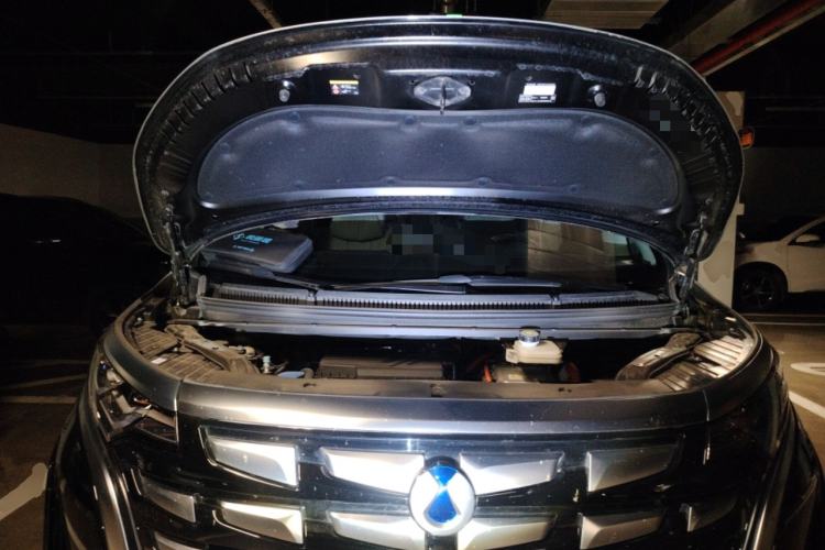 Used Denza D9 2022 DM-i 970 Four-Wheel Drive Prestige Model Engine Bay