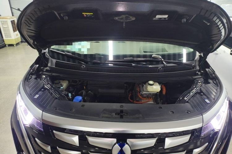 Used Denza D9 2022 DM-i 970 Four-Wheel Drive Prestige Model Engine Bay