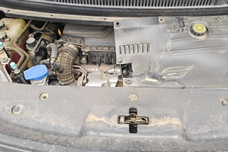 Used Denza D9 2022 DM-i 1040 Prestige Model Engine Bay