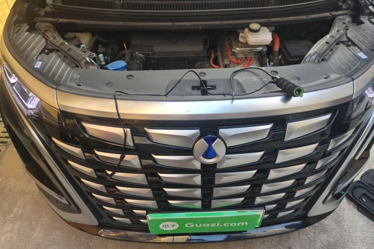 Used Denza D9 2022 DM-i 970 Four-Wheel Drive Prestige Model Engine Bay