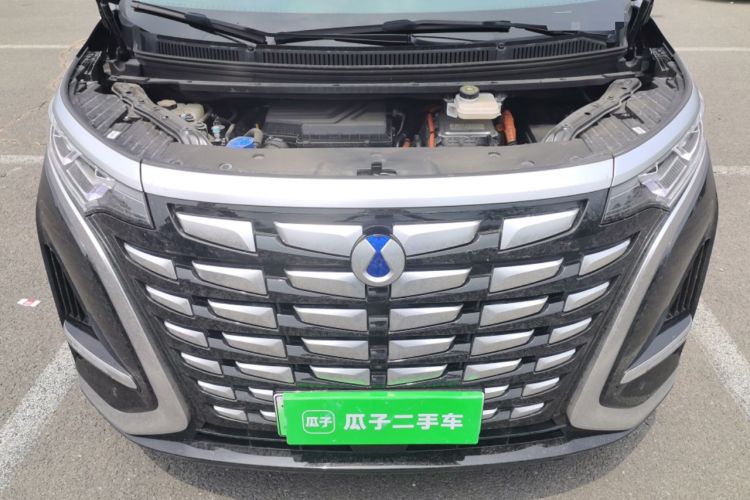 Used Denza D9 2022 DM-i 1040 Prestige Model Engine Bay