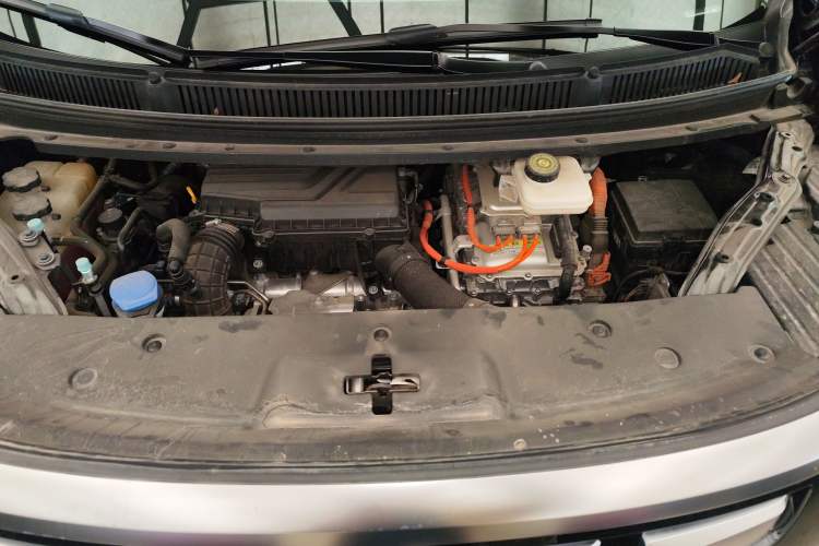 Used Denza D9 2022 DM-i 970 Four-Wheel Drive Prestige Model Engine Bay