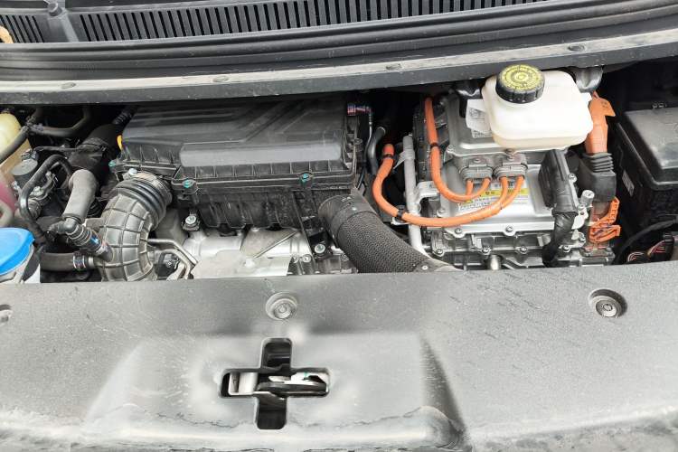 Used Denza D9 2022 DM-i 970 Four-Wheel Drive Prestige Model Engine Bay